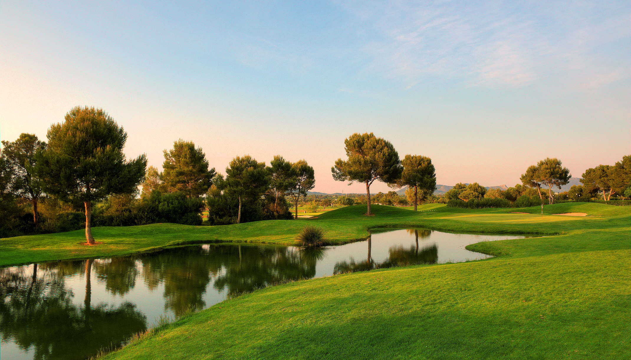 Golf Son Antem - West