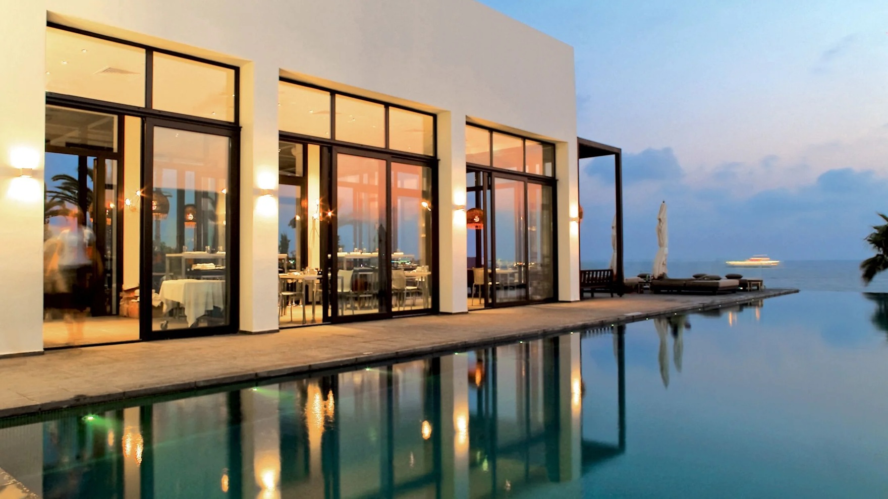Almyra Hotel w Paphos